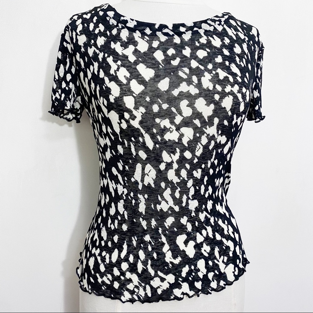 NO BOUNDARIES semi sheer burnout texture print short sleeve top M